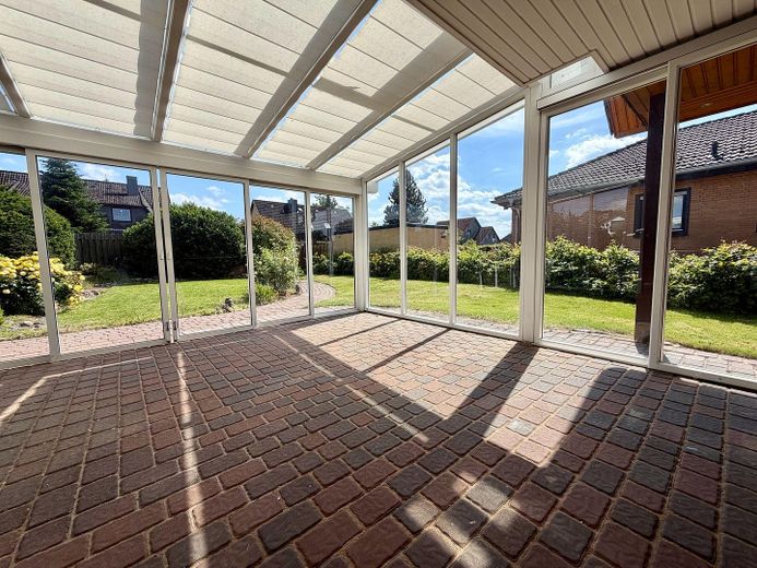 Exklusives Einfamilienhaus mit Panorama-Wintergarten, Sauna, Pelletheizung & Traumgarten in Melbeck – Foto 7