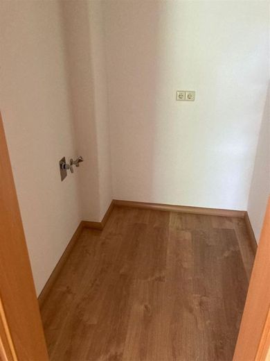 *** Großzügige 2-Zimmer mit Laminat und Wanne in guter Lage!!! *** – PHOTO-2022-05-23-12-25-03_3
