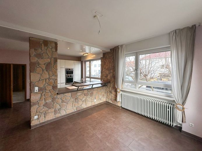 Panorama-Immobilie mit Weitblick: Einfamilienhaus in ruhigem Umfeld! Garten, Garage, Pool! – Essbereich