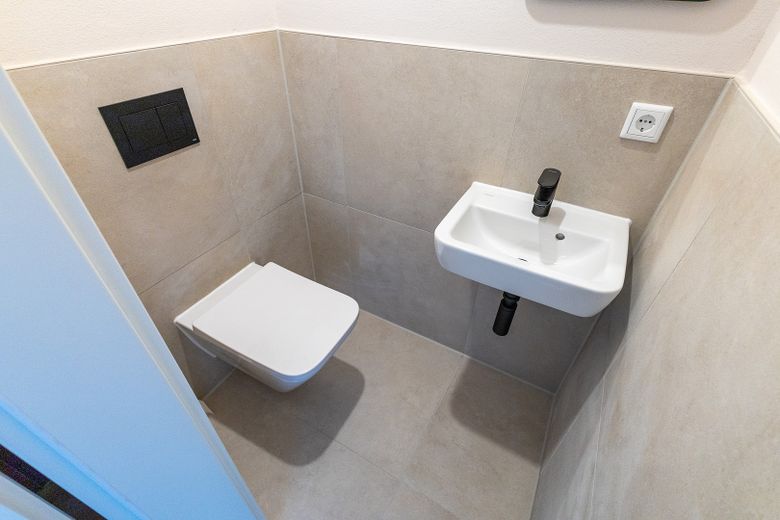 إشغال أول بعد التجديد، شقة من 3 غرف - موقف سيارات وشرفة – Gäste WC