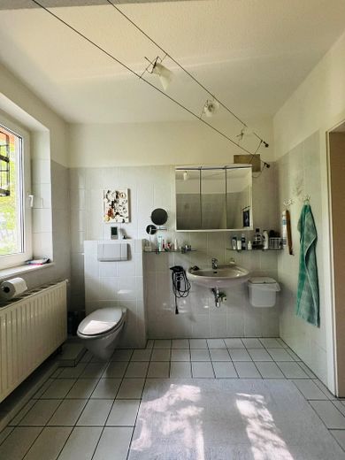 Elternbadezimmer im OG