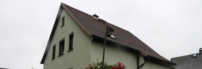 Freistehendes Einfamilienhaus mit Garten, Zufahrt und Garage in bevorzugter Höhenlage von Reichenbach OT Mylau zu verkaufen!