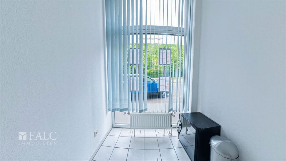 Vermietetes Büroobjekt in 1A‑Lage - sichere Kapitalanlage im Zentrum von Marl – Küche i-a 1 - (KI generiert)