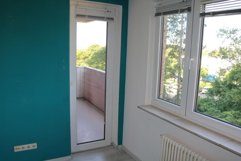 2 ZKB Wohnung - Stadtrandlage – Wohnzimmer, Balkon