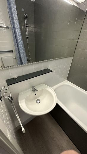 Mooi appartement met 2 kamers en uitzicht op het meer – Foto 9