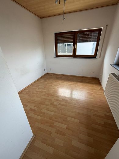 Zweifamilienhaus mit ca. 200 m² und 9 Zimmern in Erlensee – nur als gesamtes Haus zu vermieten – Foto 11