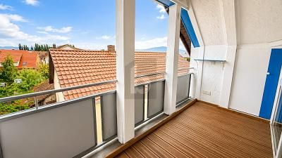 HELLES MODERNES DACHGESCHOSS MIT KAMIN – 1784718725_2825dc0.jpg