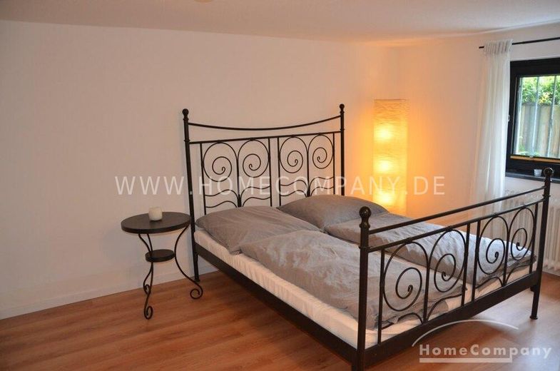 2 Zi. Whg., möbliert, in einem hellen Souterrain, sep. Eingang, schöne Möblierung, sehr ruhige Lage. – 79101a315e8138716171c8c0eee37ad8a45fbac6.jpg