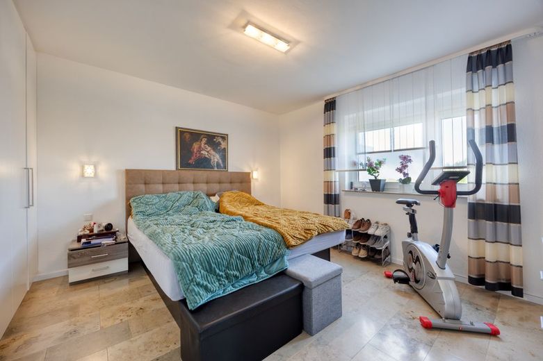 *** Gehobene Etagenwohnung in Ruhiger Umgebung der Stadt Langenfeld *** – Schlafzimmer