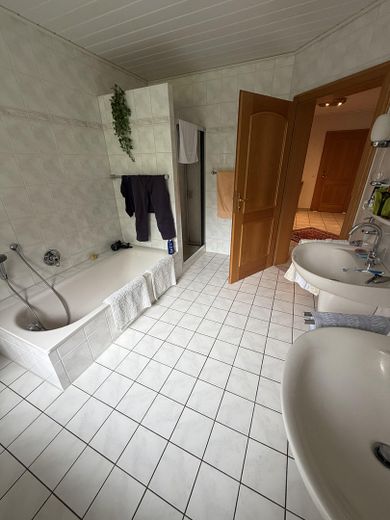 Migliore posizione alla periferia della città, una casa sorprendente, materiali pregiati incorporati – Foto 24