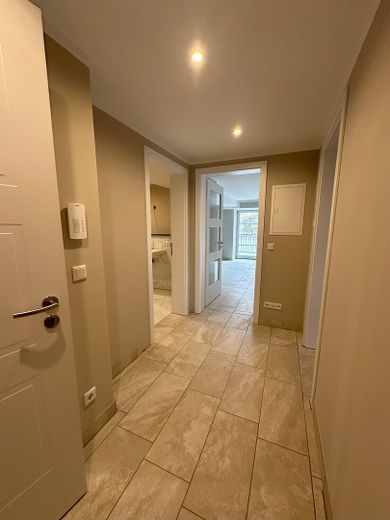 88 qm Mietwohnung mit großem Balkon – Flur