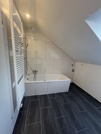 großzügige gepflegt 3 Zimmer Wohnung mit Garage – Photo 7