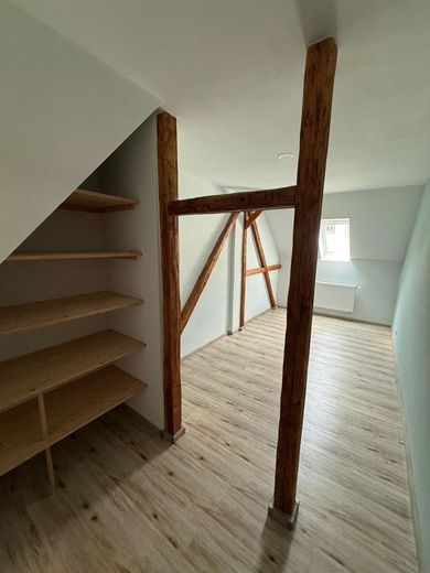 Großzügiges 8-Zimmer EFH mit wunderschönem Garten, Kamin und Einliegerwohnung – Zimmer