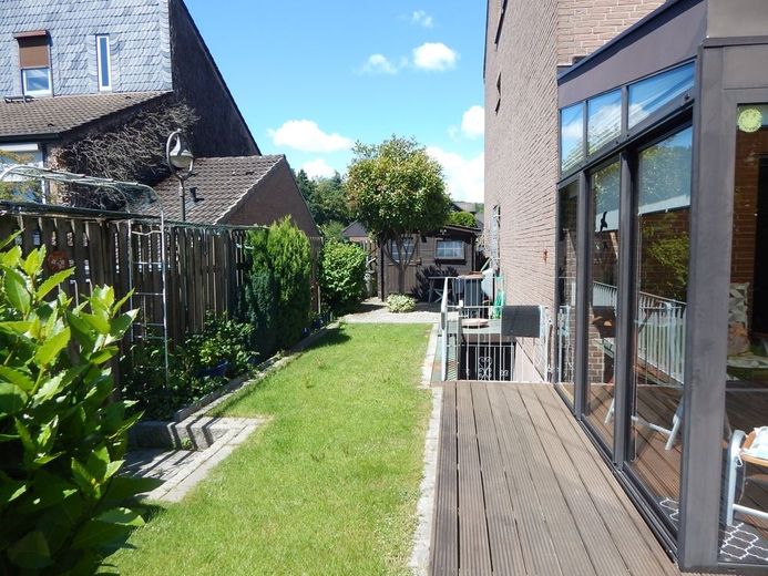 **Anspruchsvolles Wohnen in bester Lage, hier liegen Sie richtig** – Garten.1