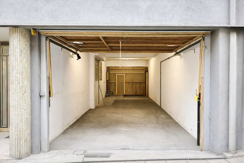 Provisionsfrei: Möbliertes Apartment mit Loggia im Heusteigviertel – Tandem Garage für 2 Fahrzeuge