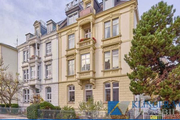 ** Stijlvol appartement in een oud gebouw ** met een ruimtelijke uitstraling op een rustige locatie in Sachsenhausen-Noord **