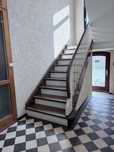 Großzügige Wohnung in stilvoller Altbauwohnung mit Balkon & Garten – Foto 3