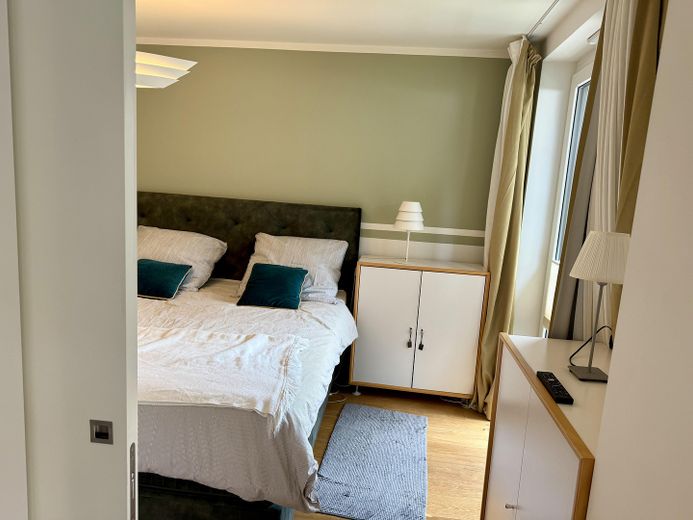 Elegante appartamento di quattro locali, con balcone e terrazza privata a HafenCity, Amburgo – Schlafzimmer 1