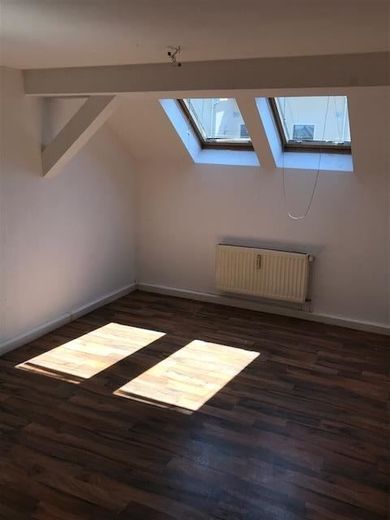 Kompakte Hinterhaus DG 2,5-Zimmer mit Einbauküche, Laminat und Wanne in uninaher Lage! – IMG_9163