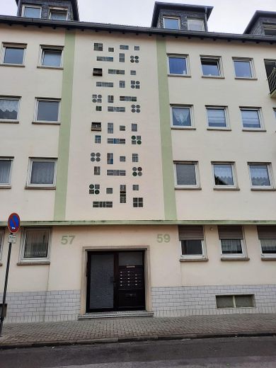 Attenzione! Appartamento di 1,5 locali completamente ristrutturato al piano seminterrato, con cucina componibile e grande cantina – Foto 1