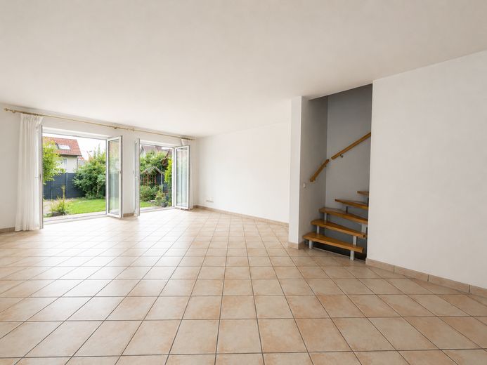 *Reihenendhaus in ruhiger Lage von FFM-Griesheim* – Wohn- Esszimmer