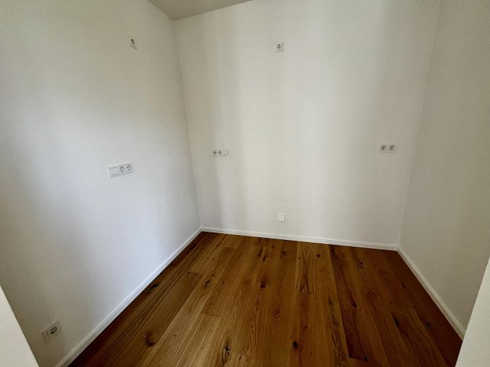 Lichtdurchflutete 4-Zimmer-Wohnung mit Südbalkon in den Wolf Höfe – Küchenbereich offene Küche