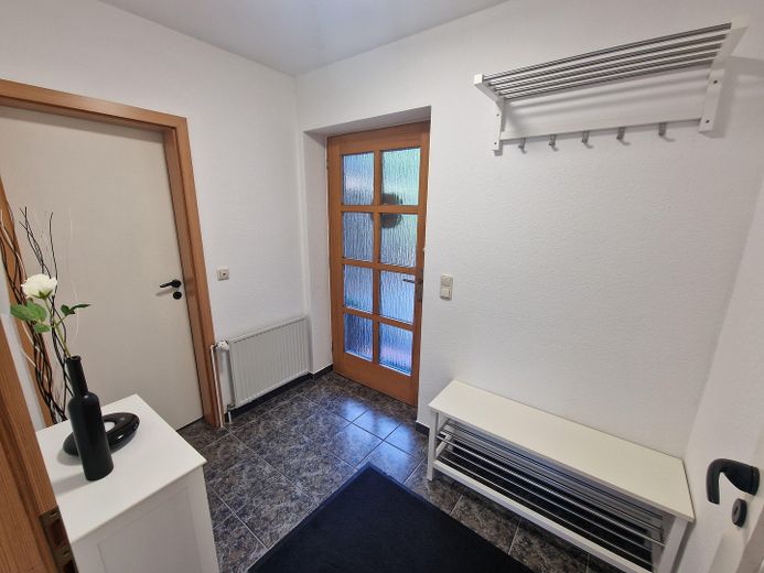 DA PRIVATO: Casa adatta alle famiglie a Bordesholm (bifamiliare) – Eingangsbereich