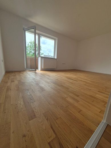 ETW Schwabing-West, Nahe BMW – Wohnzimmer