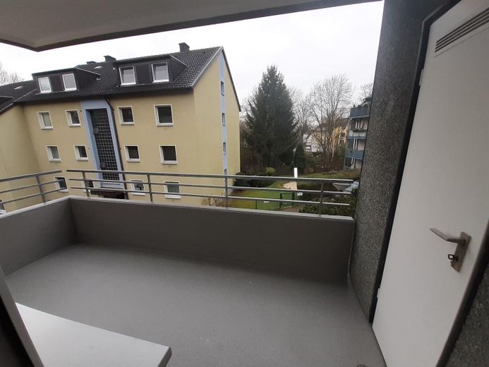 Balkon mit Abstellkammer
