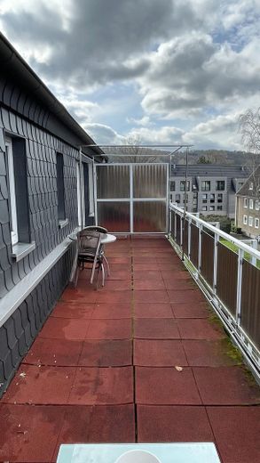 2,5 Raum Südstadt, Balkon 18 m², Wannenbad + Fenster, Energetik erfüllt, viele Dämmungen – Süd-Westbalkon