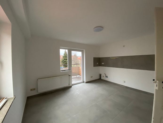 Wohnung über 2 Etagen mit Balkon, WG geeignet, 4-Zimmer, Maisonette, Nähe Bahnhof – Küche unten