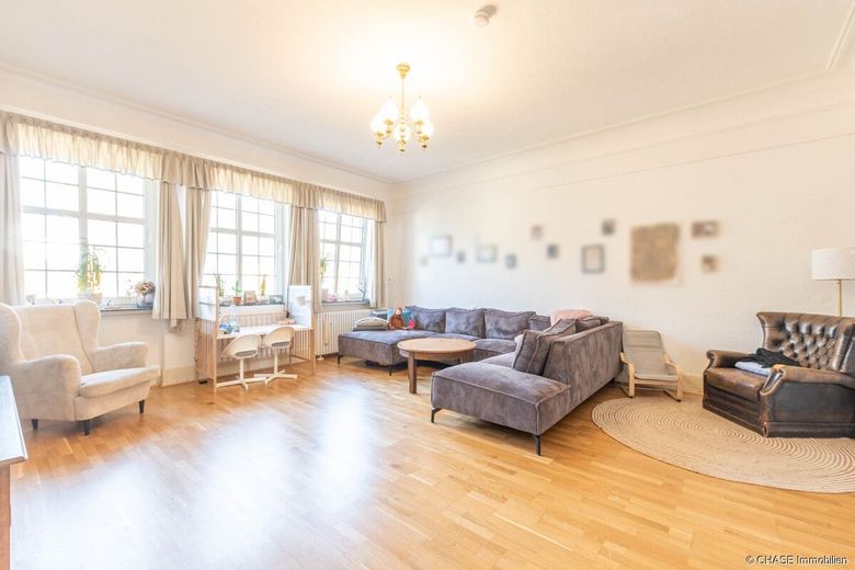 Herrliche Altbau-Stadtvilla als Doppelhaushälfte - Bevorzugtes Wohnen in Hessisch Oldendorf! – Wohnzimmer Obergeschoss