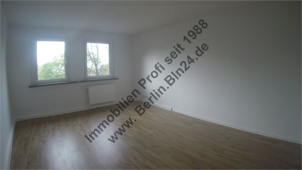 Mietwohnung - 2 Bäder -- 3 Zimmer Dachgeschoß Bezug nach Vollsanierung – G0015138