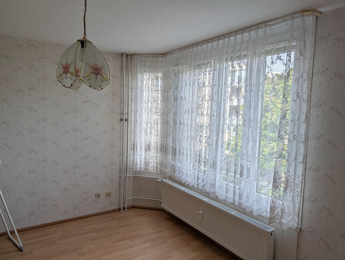 Senza provvigione da privato: tranquillo appartamento di 3 locali con posto auto nel garage sotterraneo a Karlsruhe Innenstadt-Ost – Kinderzimmer