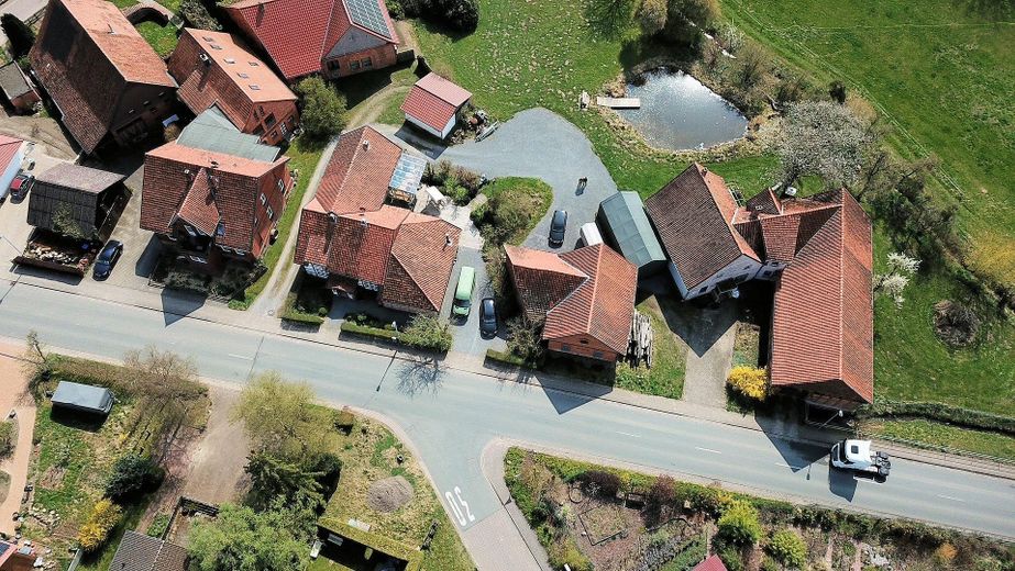 Haus, Teichgrund und Hof