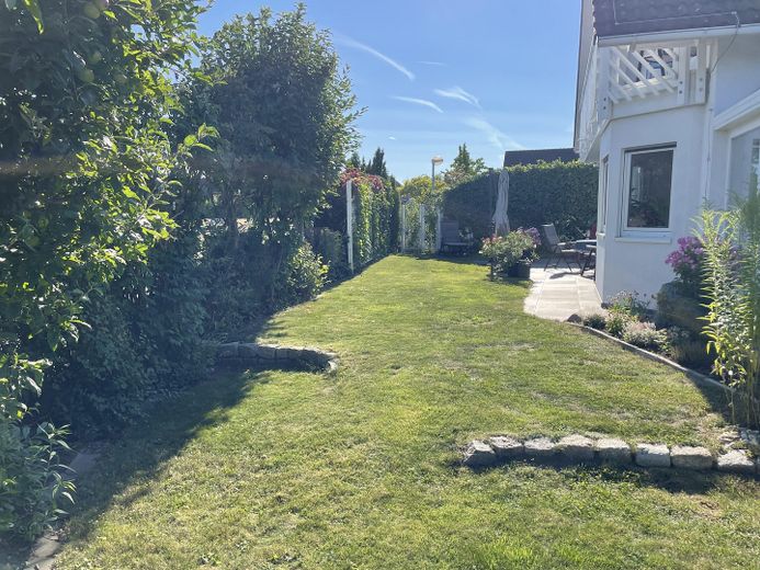 Geniş manzaralı yenilikçi mimar evi; cömert yaşam alanı; modern enerji tedariki – Garten