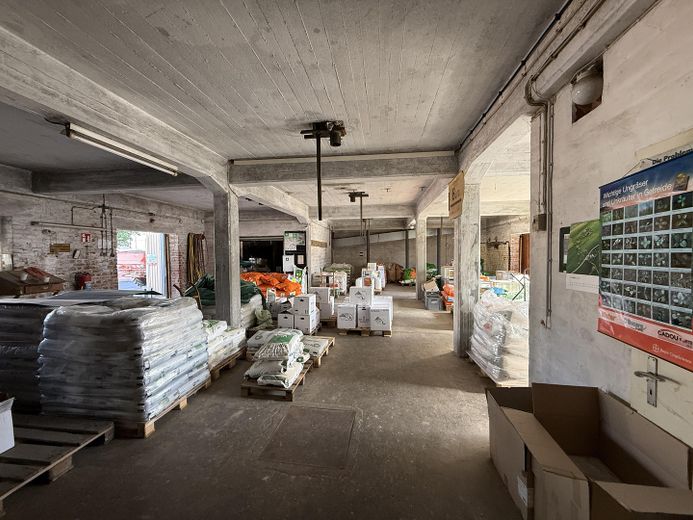 GUTE LAGE IN GUDENSBERG - Vielseitig nutzbare Gewerbeimmobilie mit Lager- und Freiflächen – Lagerhaus innen