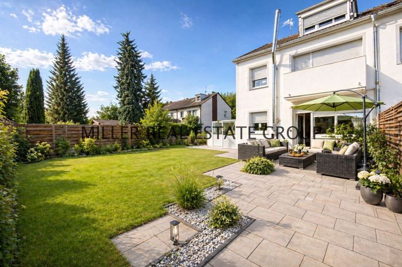 Moderne Raumwunder-Rarität in Neuburg an der Donau: Reiheneckhaus mit großem Garten, zwei Terrassen, Balkon &amp; viel Wohnkomfort! – Gartenbereich