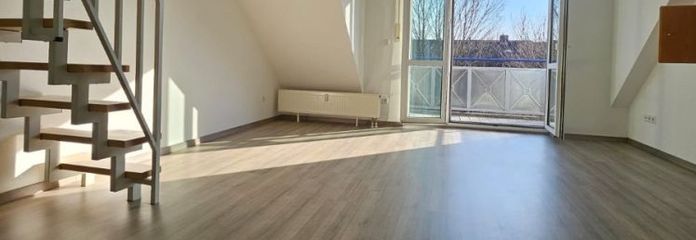 Helle 2-Zimmer-Dachgeschosswohnung mit Galerie und Balkon in ruhiger Lage in Hallbergmoos