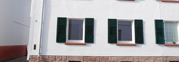 Dreieichenhain Doppelhaushälfte kernsaniert mit WP & Baugenehmigung für zweites Haus – Außenansicht vorne