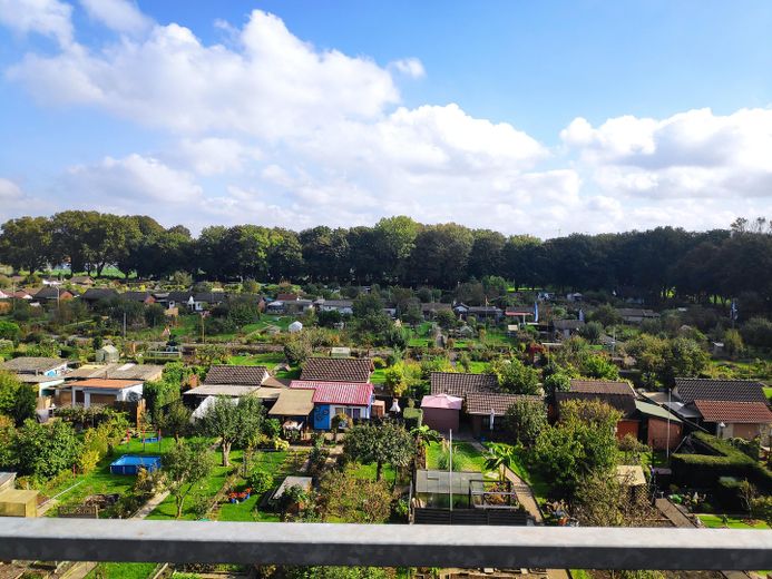 Helle 3-Zimmer-Wohnung mit Balkon und weitem Grünblick in Duisburg-Meiderich – Schöne Aussicht