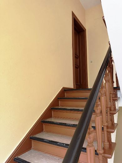Renovierungsbedürftige Altbauwohnung mit Balkon in Schöneberger Kiezlage – Foto 6