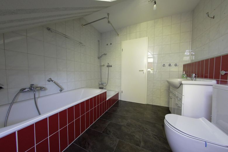 Viel Platz, viel Grün, kein Stress: Ihr neues Zuhause am Waldrand – Bad