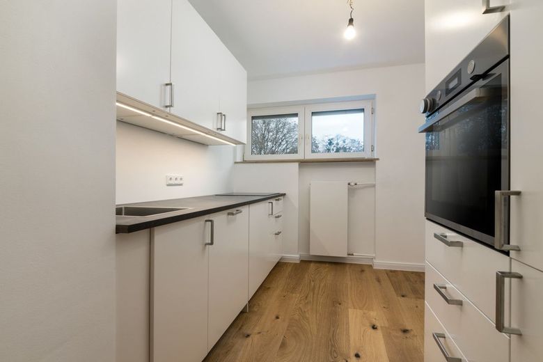 Bezugsfrei: Attraktive 4-Zimmerwohnung mit Blick ins Grüne - sehr guter Grundriss – Küche