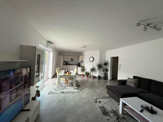 offener Wohn- und Essbereich