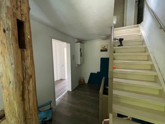 Grande maison individuelle rénovée avec extension atelier à Tharandt près de Dresde – Treppe zum 2.OG teilausgeb.