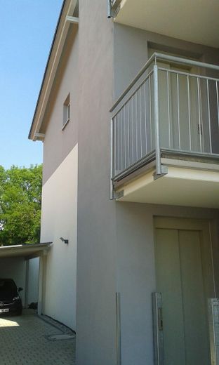 Stilvolle 3-Zimmer-Wohnung in Langenau – offenes Treppenhaus & Aufzug