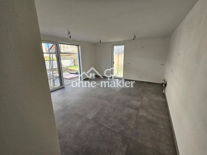 Ampio appartamento con terrazza di 1,5 locali a Gäufelden – Foto 1