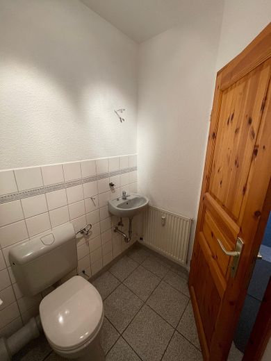 3-room - attic maisonette apartment, old building, city center – WC