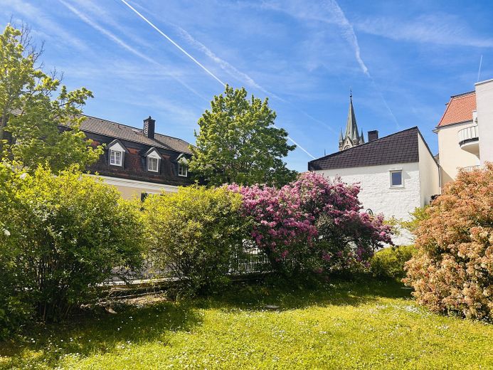 Exklusive  4-Zimmer-Wohnung mit Garten in ruhiger, exponierter Lage im Herzen von Bad Homburg – Ausblick 